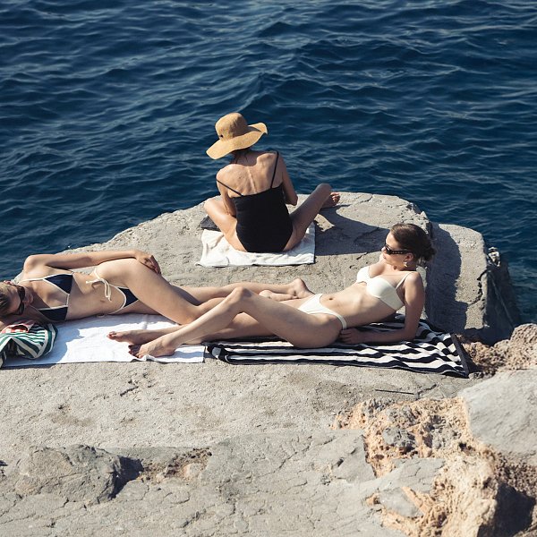 SUMMER READING LIST