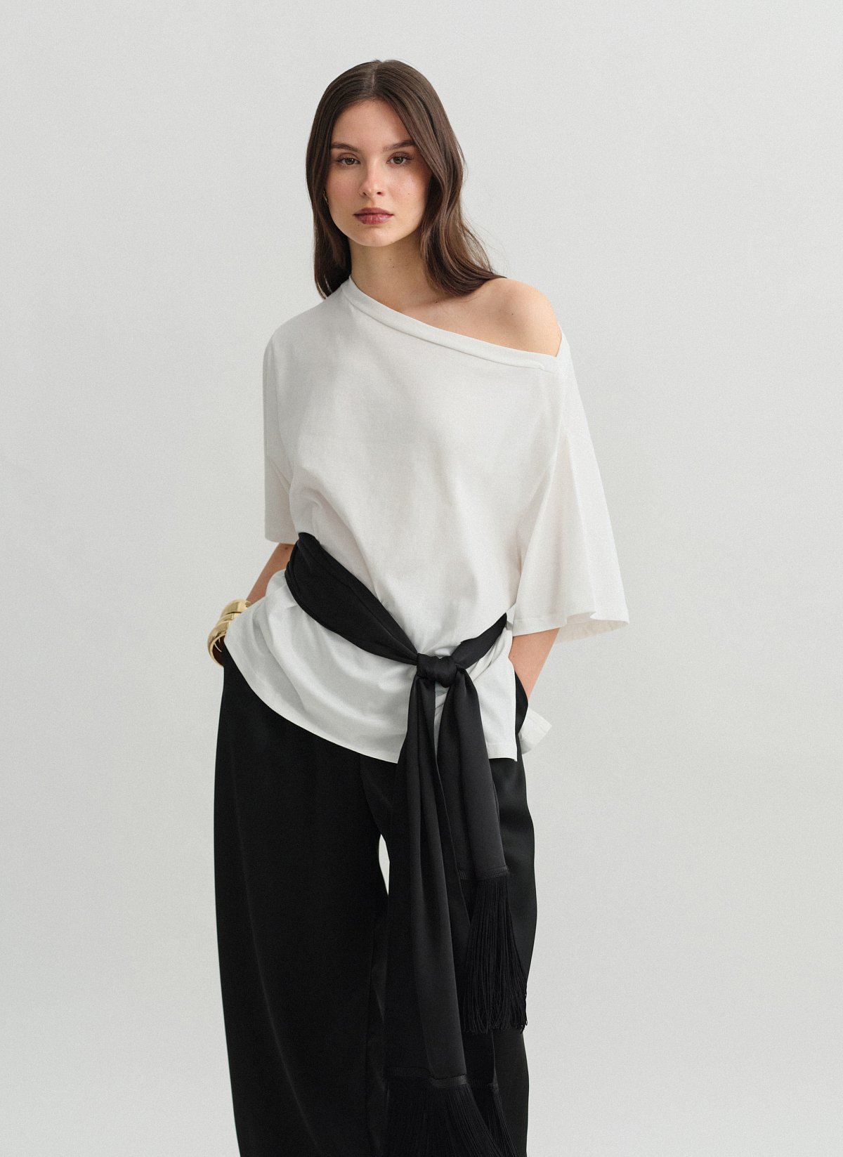 One-shoulder shortsleeve blouse-4