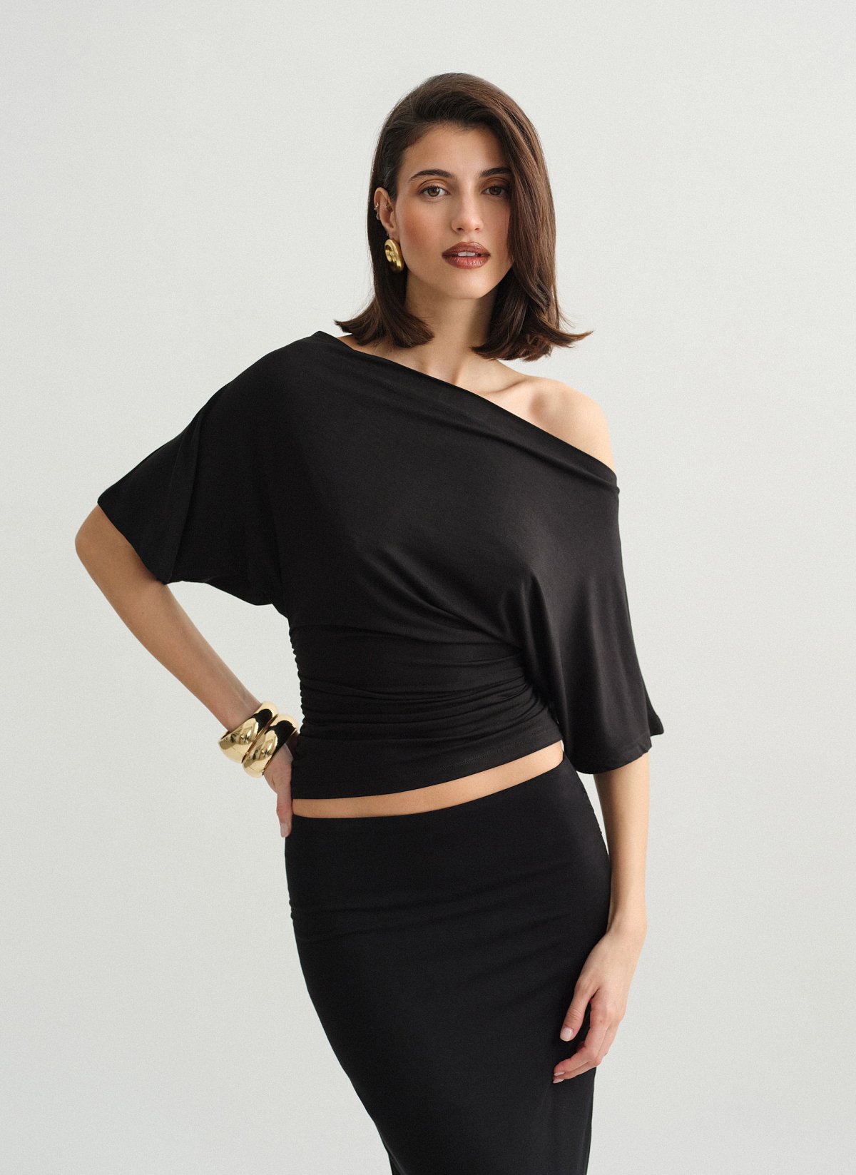 Bamboo fitted one-shoulder blouse-5