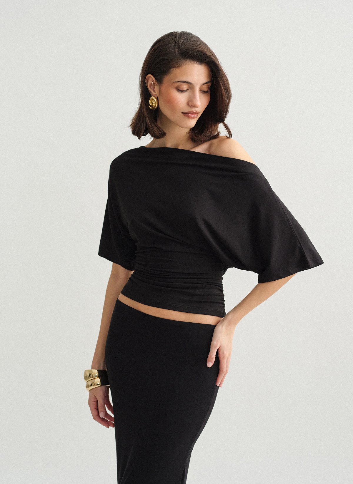 Bamboo fitted one-shoulder blouse-4