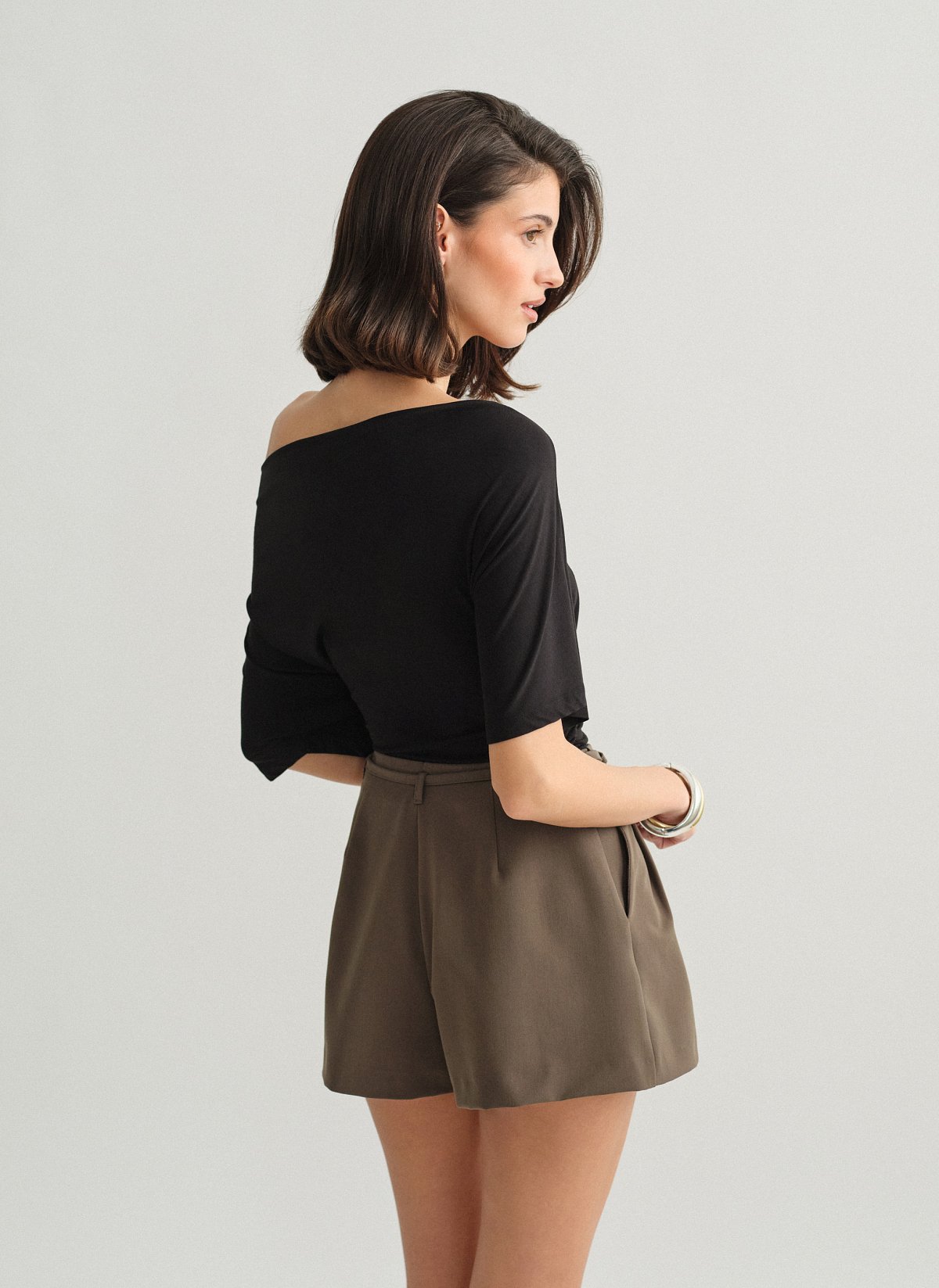 Bamboo fitted one-shoulder blouse-10