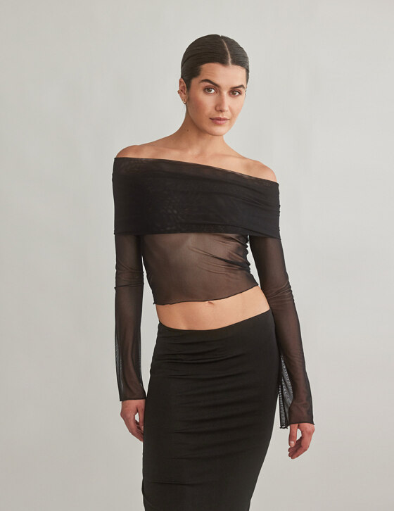 Off-shoulder τοπ με τούλι